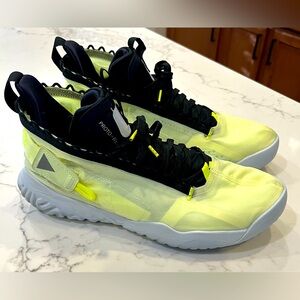 Jordan Proto React EUC worn twice size 14 Neon